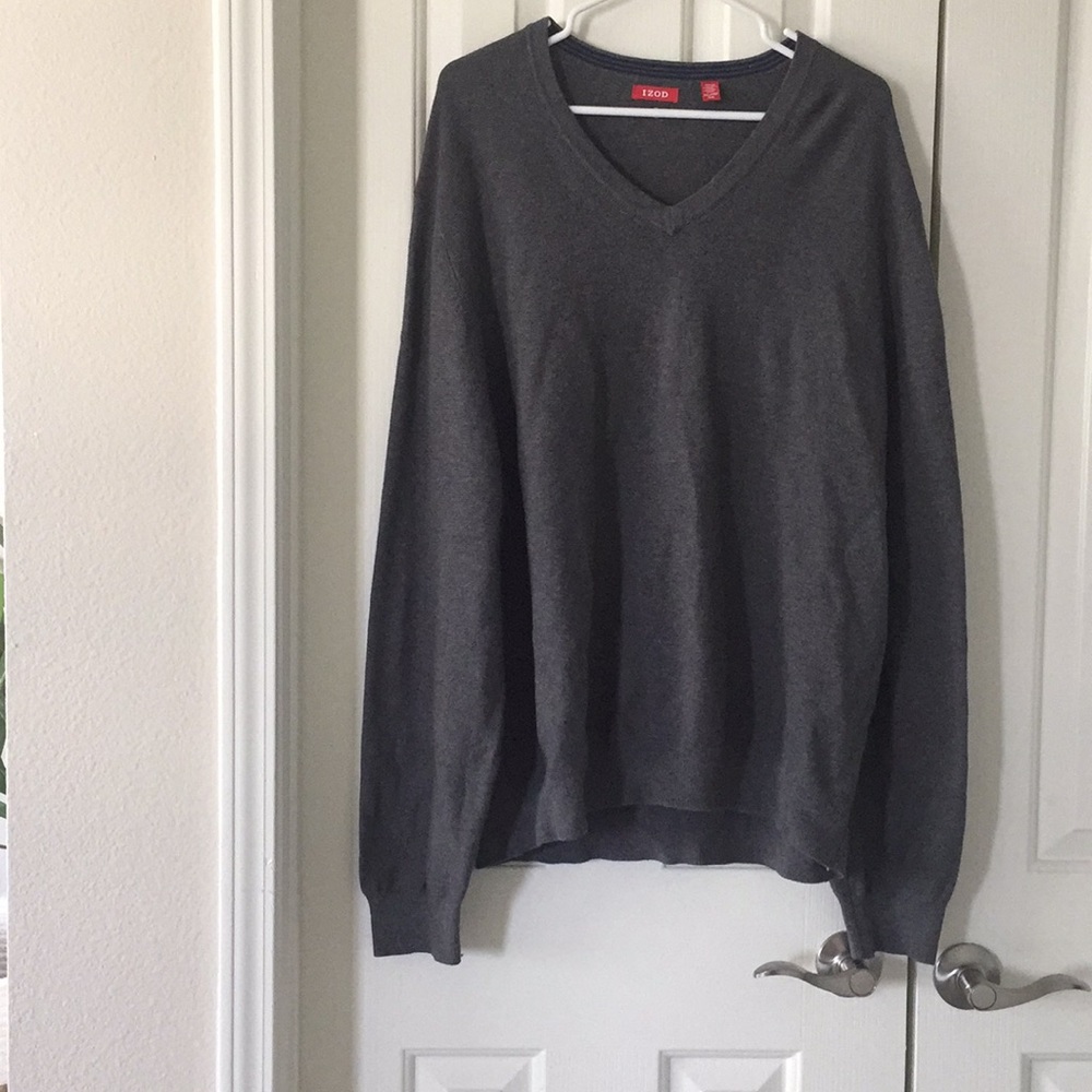 IZOD Gray sweater